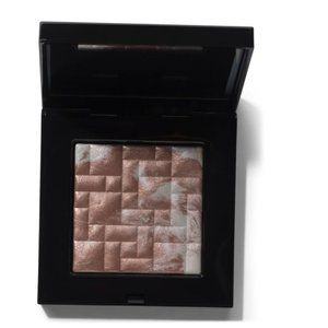 Bobbi Brown Highlighting Powder - Pink Glow